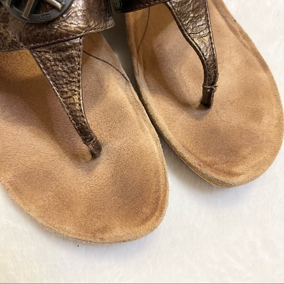 UGG Australia Briella Bronze Wedge Thong Medallion Sandal Womens Size 9 - Picture 13 of 15